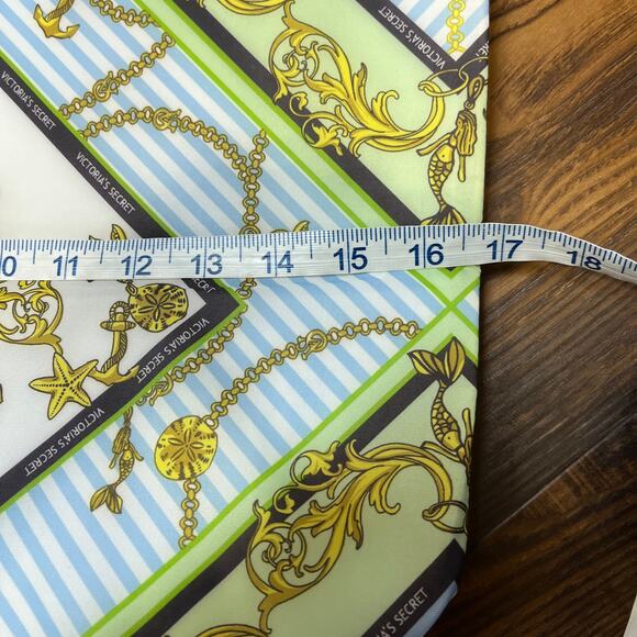 NWOT Victoria’s Secret Insulated Tote Bag & Sequence Make-Up Bag - Picture 14 of 16